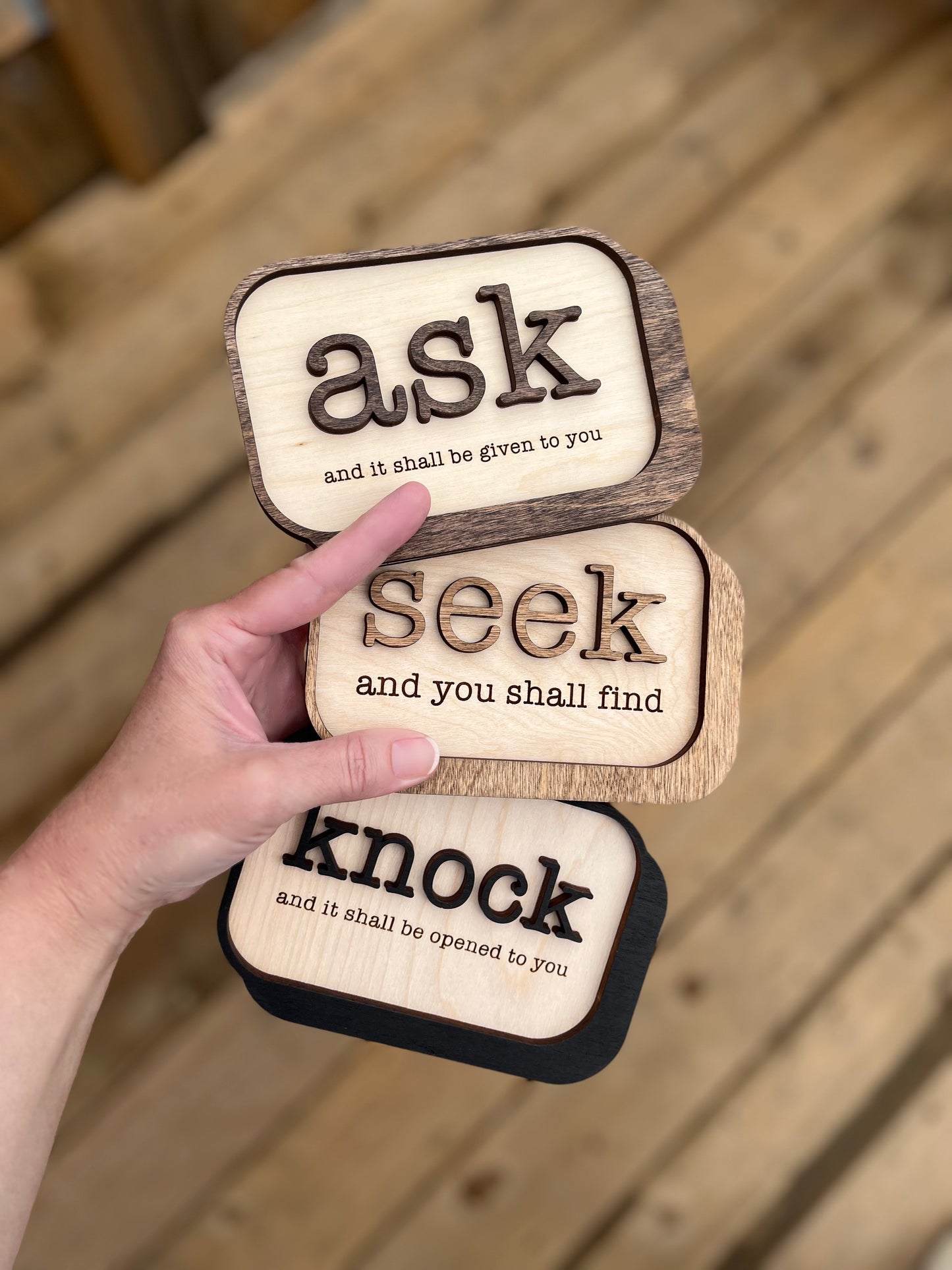 ”Seek” Wood Magnet / Stand